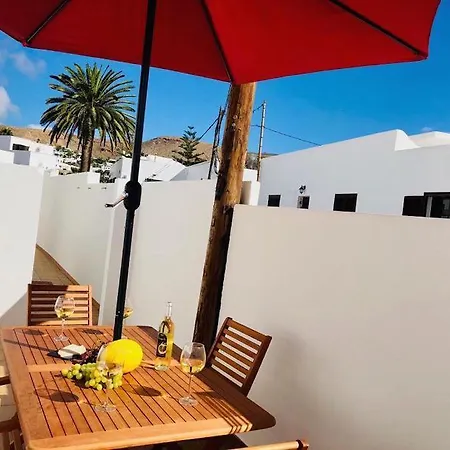 Villa Canaryislandshost L Lovely In Lanzarote
